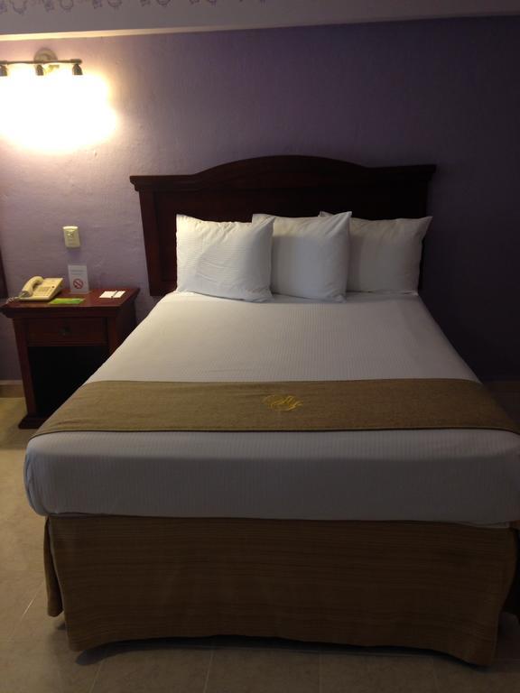 Hotel Plaza Colonial Campeche Zimmer foto