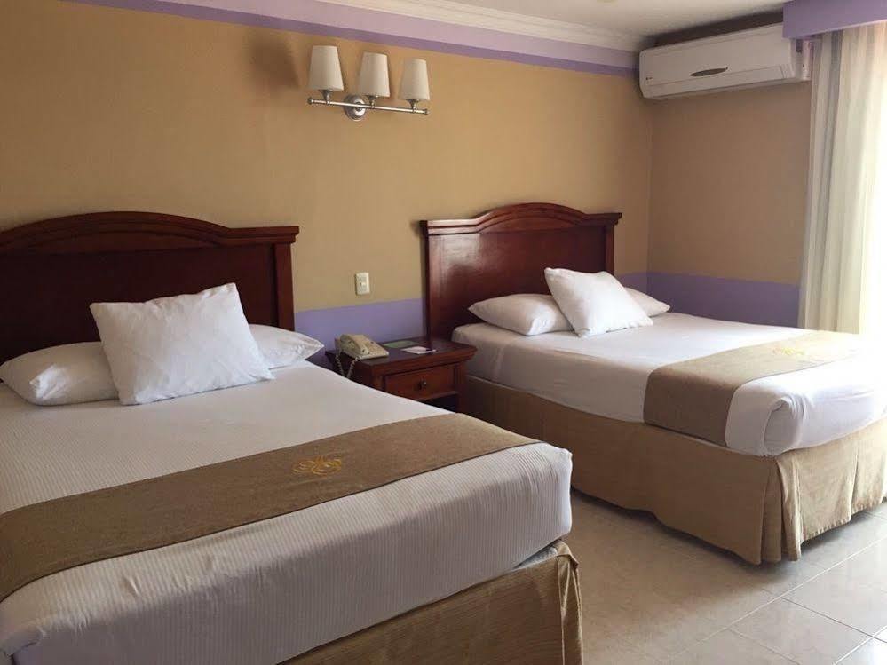 Hotel Plaza Colonial Campeche Exterior foto